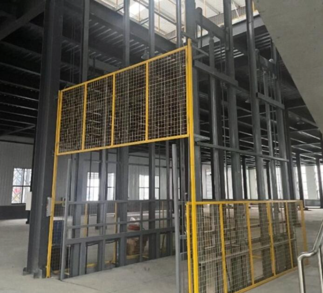 双湖请详细介绍一下货梯安装在室外的维护方法