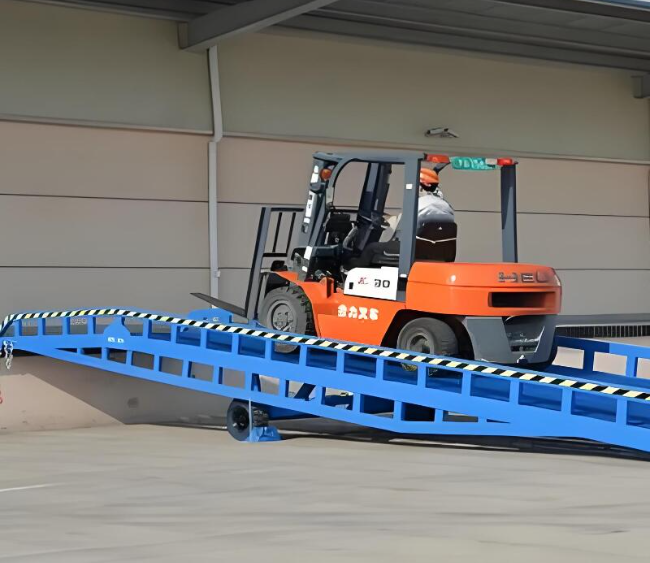 双湖移动式卸货平台（叉车用）